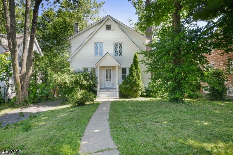 350 Main St - Photo 1