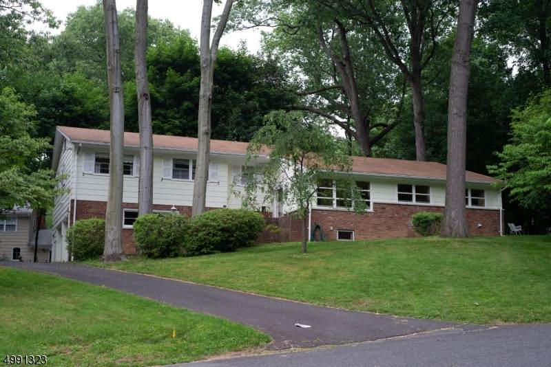 124 Berkshire Dr - Photo 1