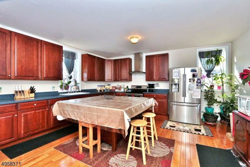 307 Warren St - Photo 1