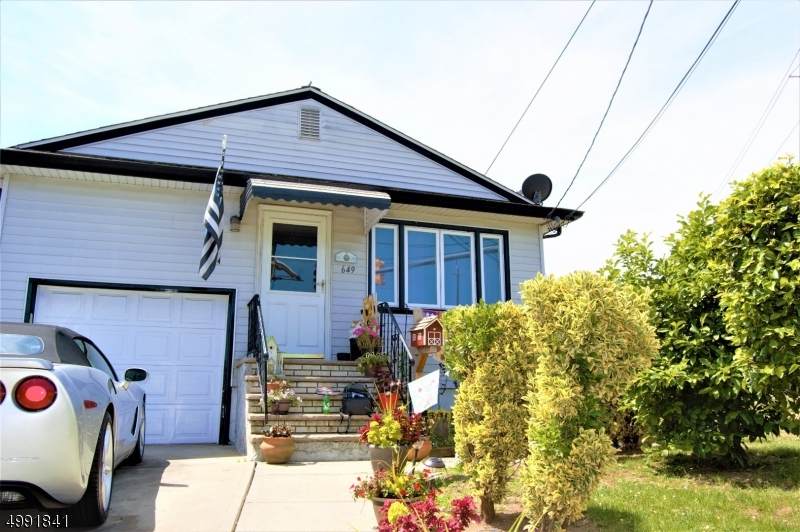 649 E Grand Ave - Photo 1