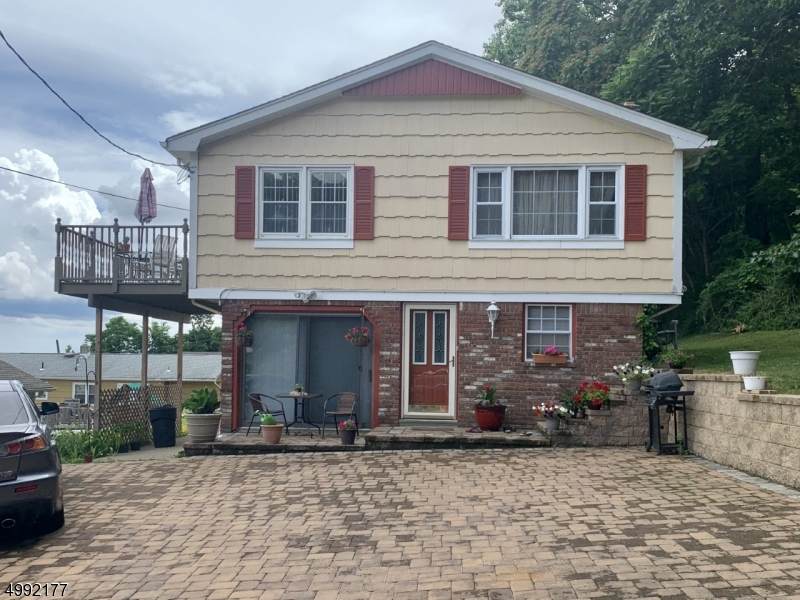 35 Ryerson Ave - Photo 1
