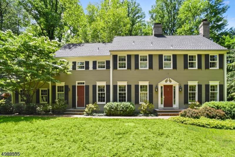 42 Crest Dr - Photo 1