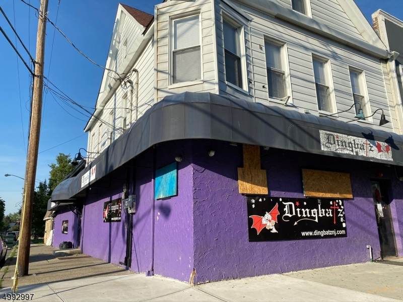 620 Van Houten Ave - Photo 1