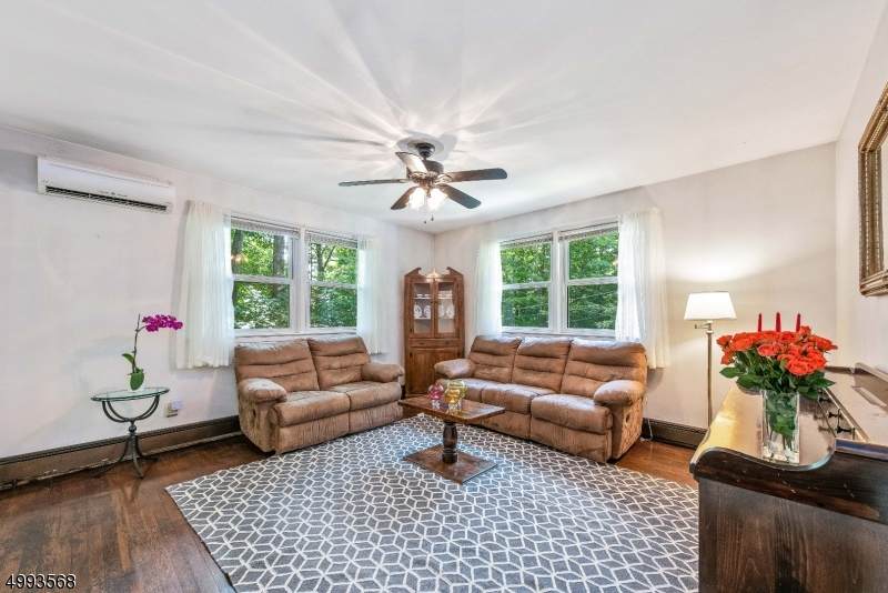 48 Sachem Rd - Photo 1