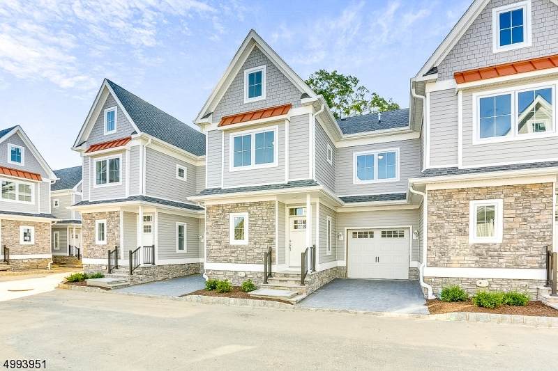 1125 Arnold - Photo 1