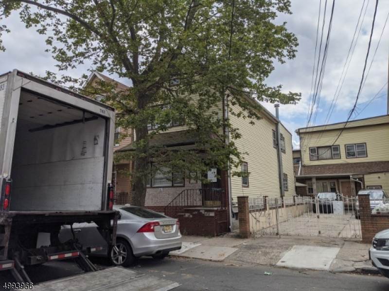 99 Ann St - Photo 1