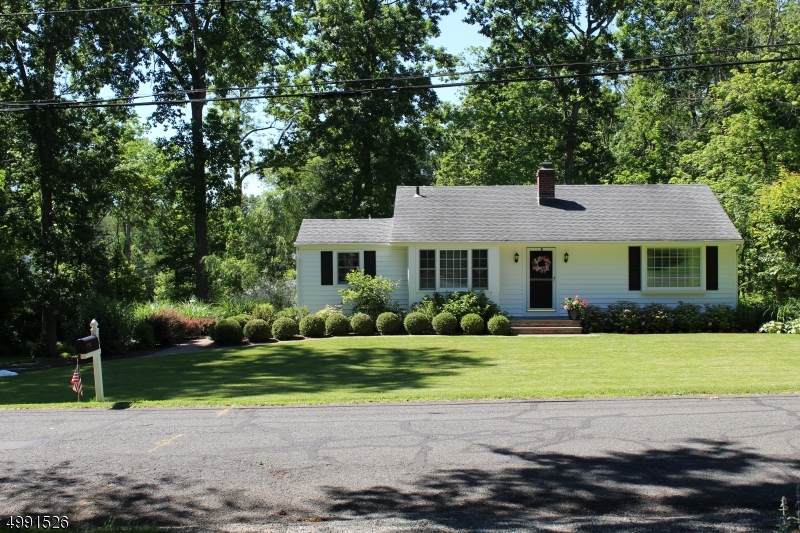 33 Peachtree Rd - Photo 1