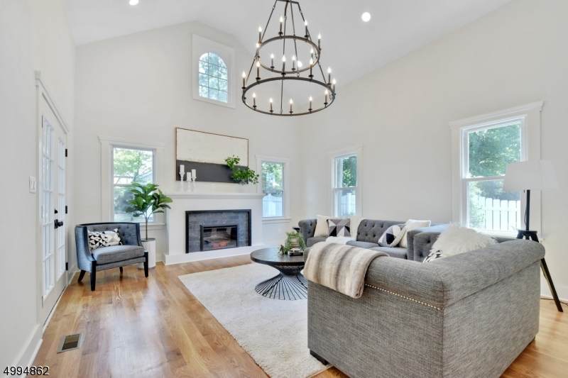 49 Chestnut St - Photo 1