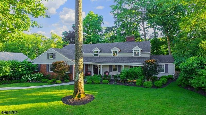 945 Lawrence Ave - Photo 1