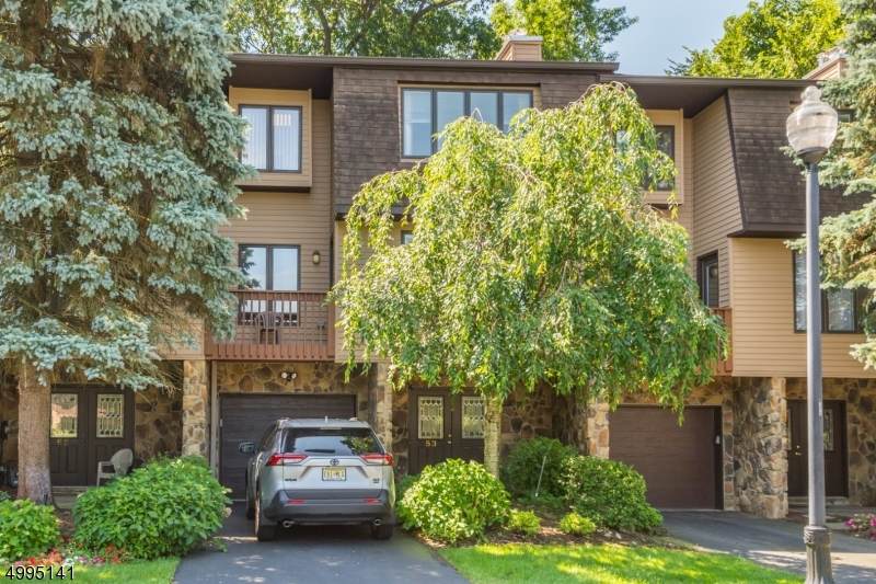 53 Wedgewood Dr - Photo 1