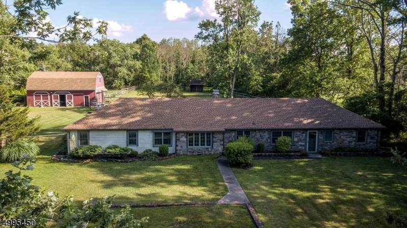 27 Pavilica Rd - Photo 1