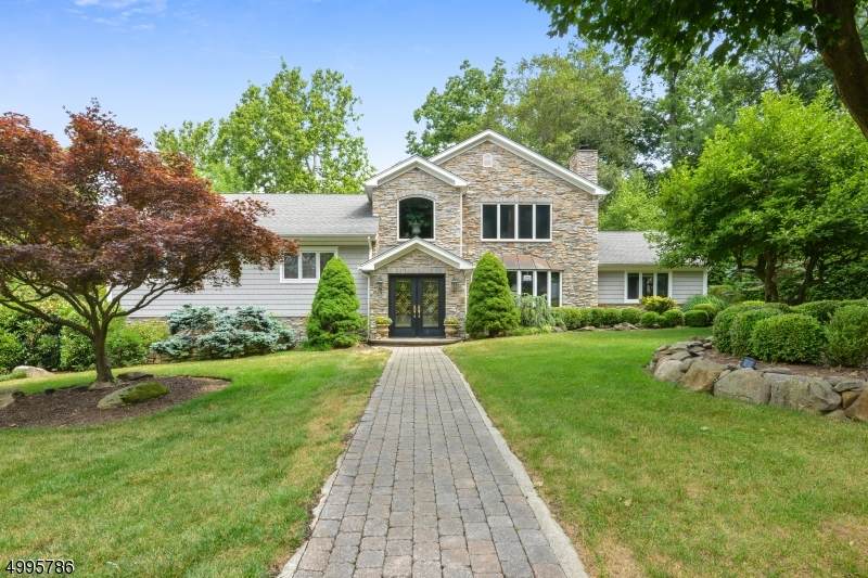 33 Holly Dr - Photo 1