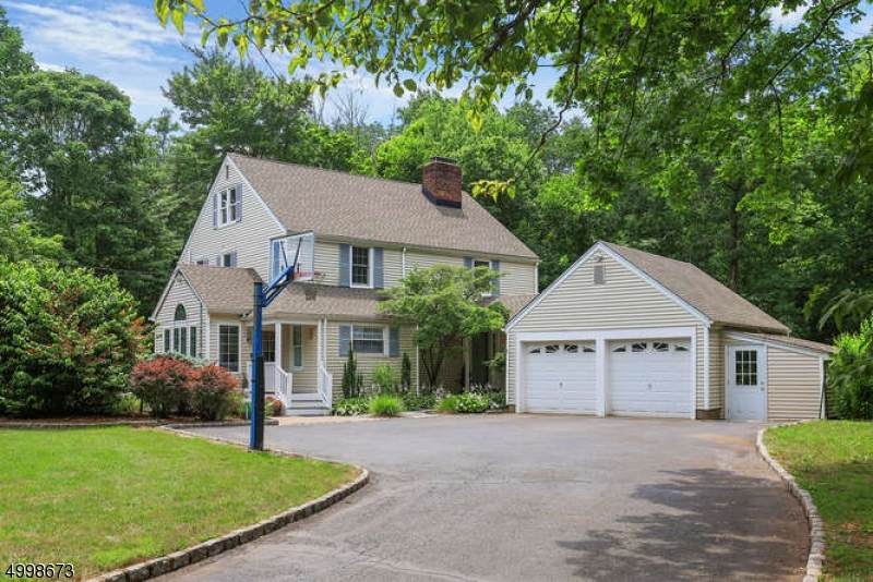 43 Holmesbrook Rd - Photo 1