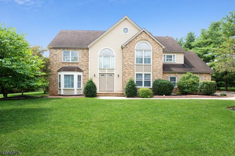105 Woodview Dr - Photo 1