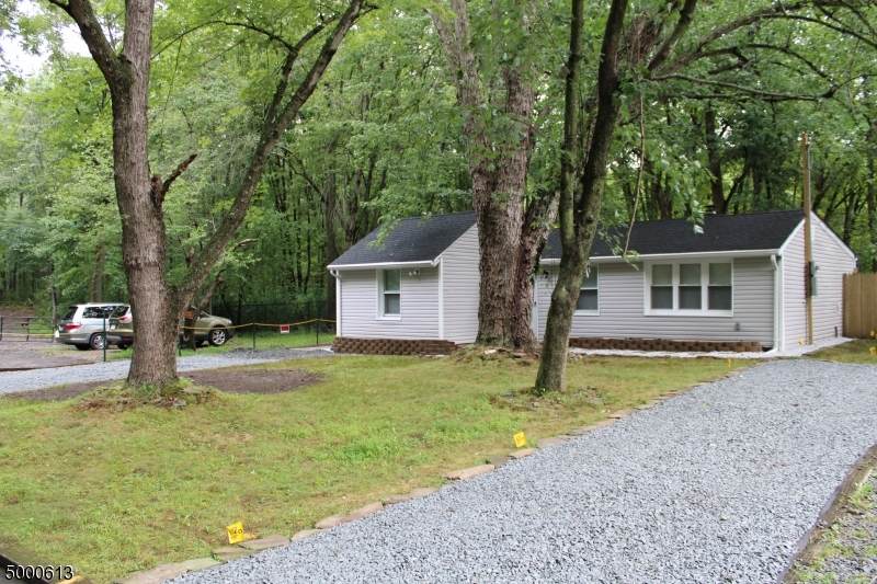 8 Diana Ln - Photo 1