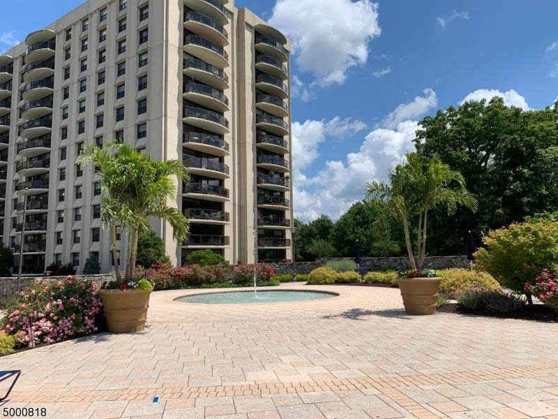 2 Claridge Dr 1Ce - Photo 1