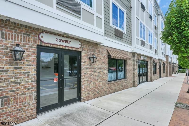 44 Main St, Suite 1 - Photo 1