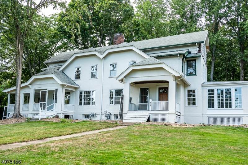 433 Mountain Ave - Photo 1
