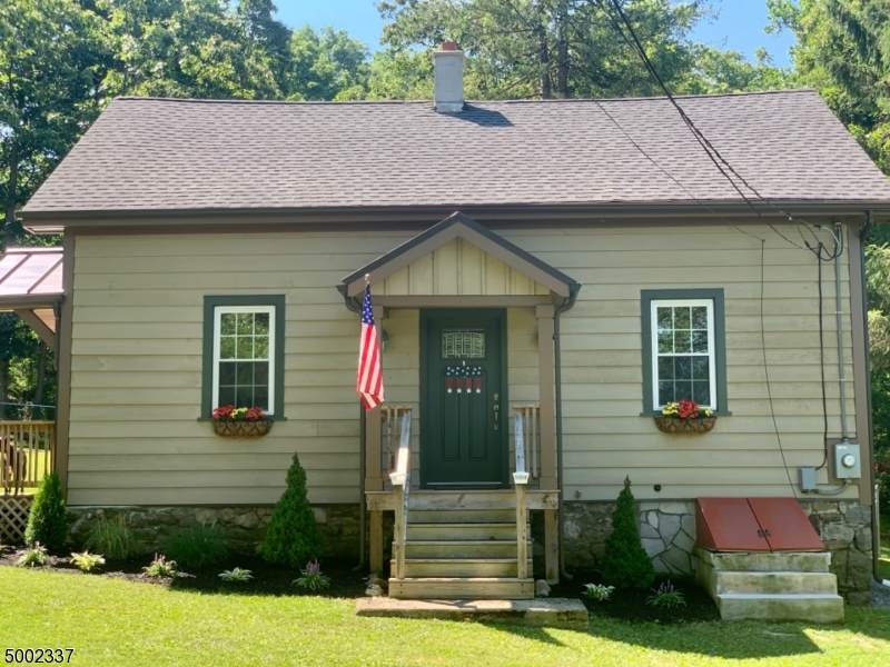 12 Oak St - Photo 1