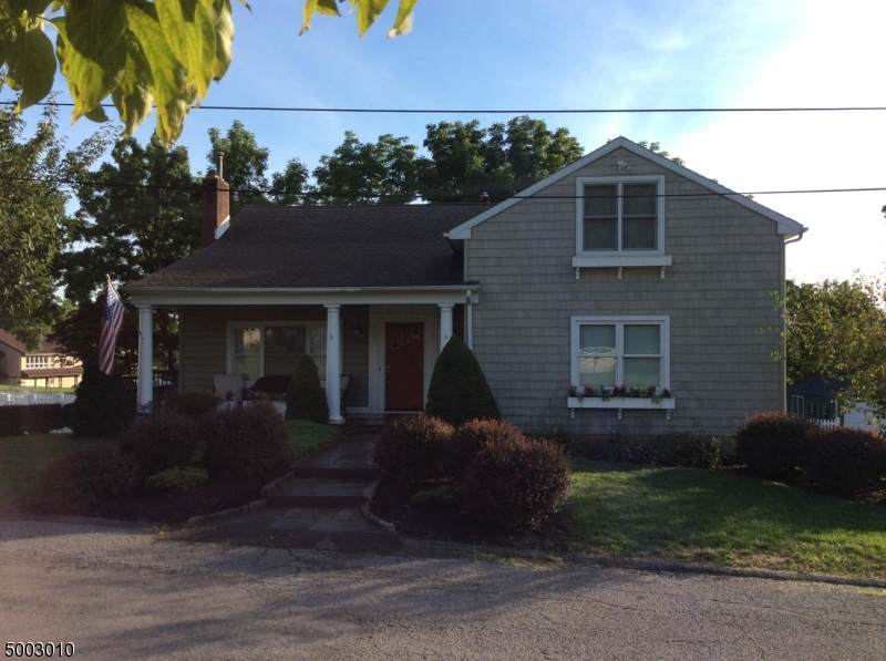 8 Grandview Ave - Photo 1