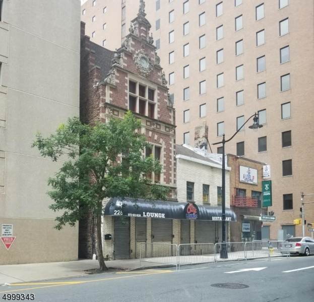 225 Washington St - Photo 1