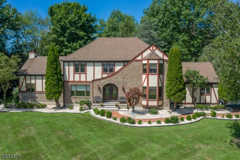 7 Oakwood Ln - Photo 1
