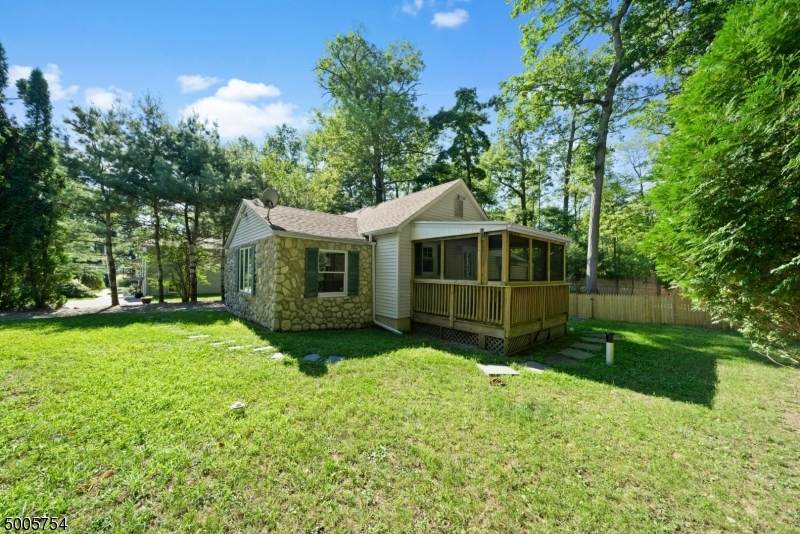 38 Pioneer Point Dr - Photo 1