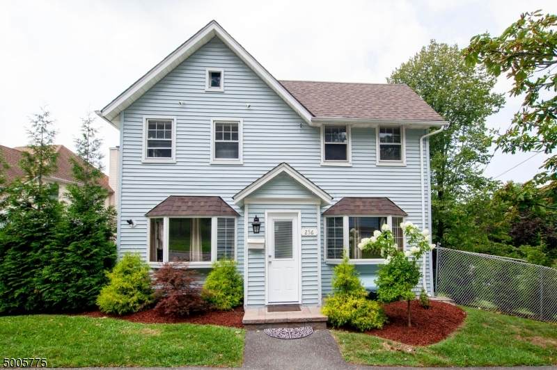 256 E Cedar St - Photo 1