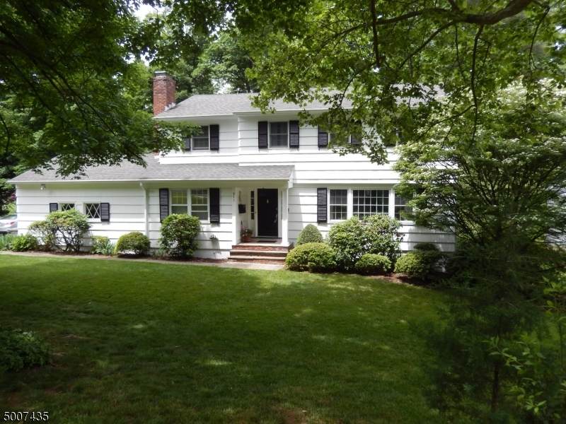 271 Lorraine Dr - Photo 1