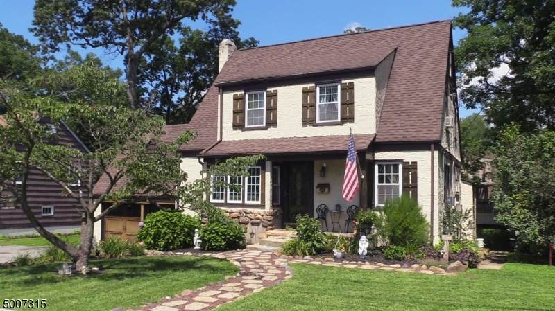 204 Riverside Dr - Photo 1