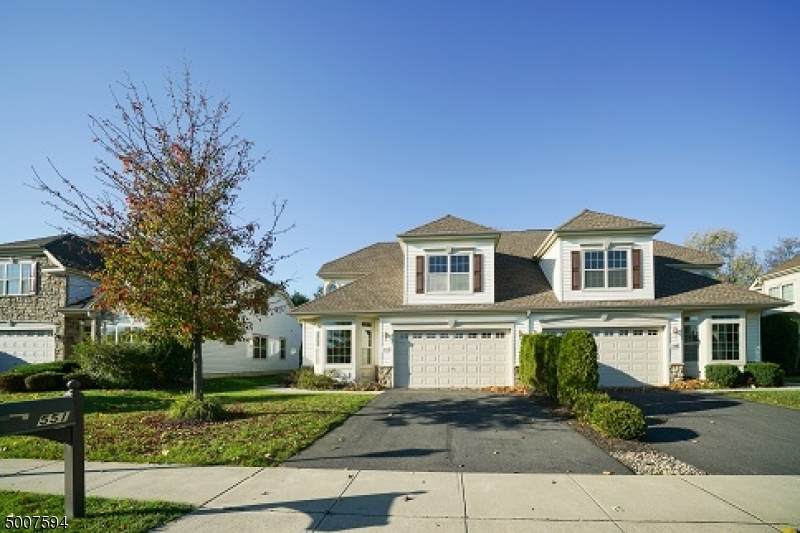 551 Edward St - Photo 1