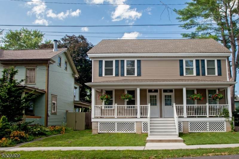 11 6TH ST - Photo 1