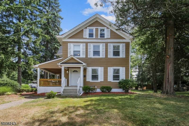 248 Paterson Ave - Photo 1