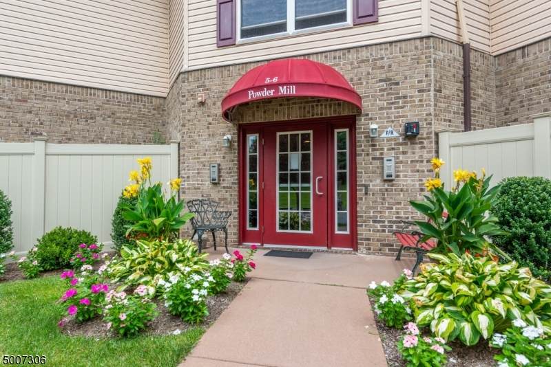 613 Cannella Way - Photo 1