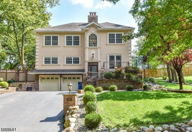 332 Parkway Dr - Photo 1
