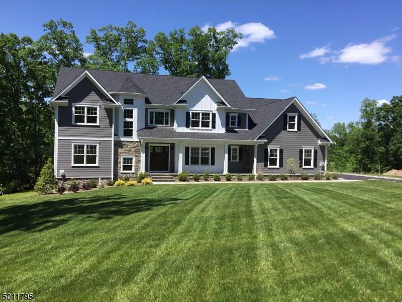 7 Gregory Ln - Photo 1