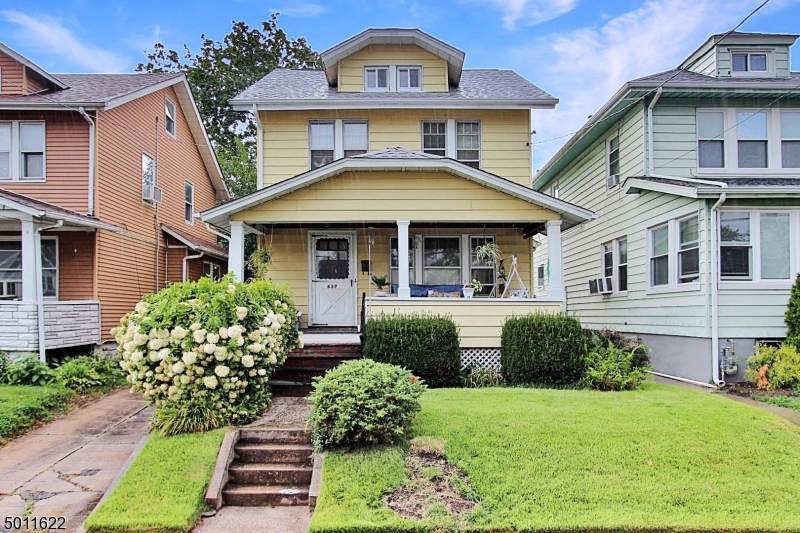 437 E 4Th Ave - Photo 1