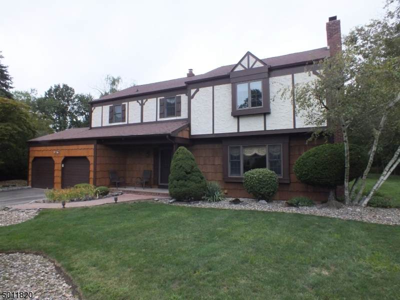 27 Valley Forge Dr - Photo 1