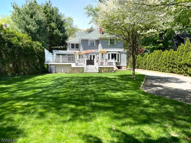 120 Maplewood Ave - Photo 1