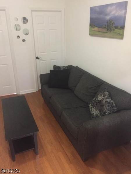107 Sussex - Photo 1