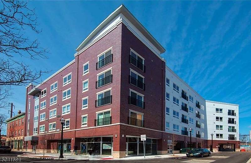 40 E Cherry St - Photo 1