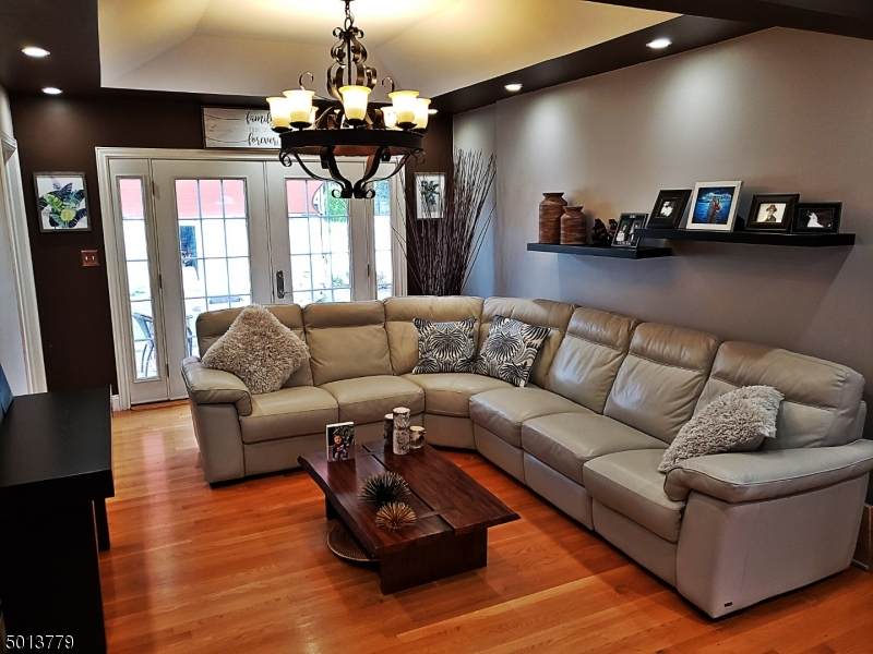 303 West Ln - Photo 1