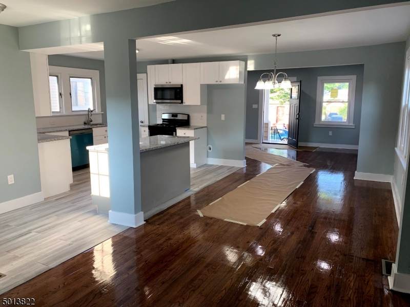 625 Hubbard Ave - Photo 1