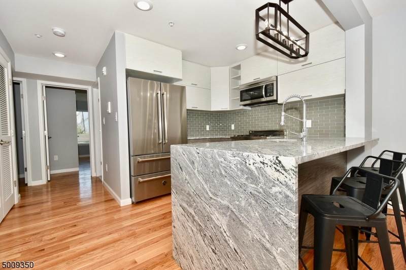 19 Cleveland Ave - Photo 1