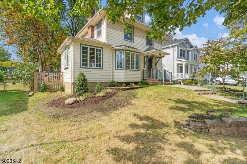 37 Lewis Ave - Photo 1