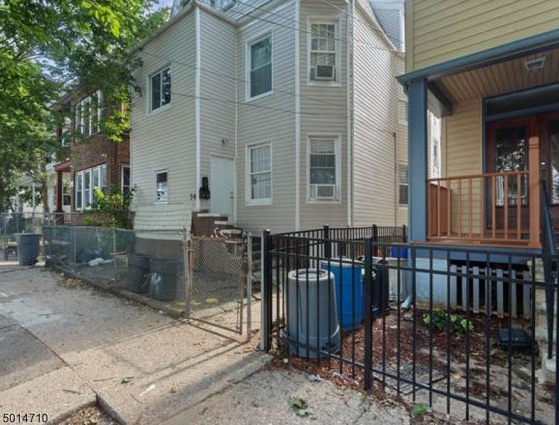 74 Seymour Ave - Photo 1