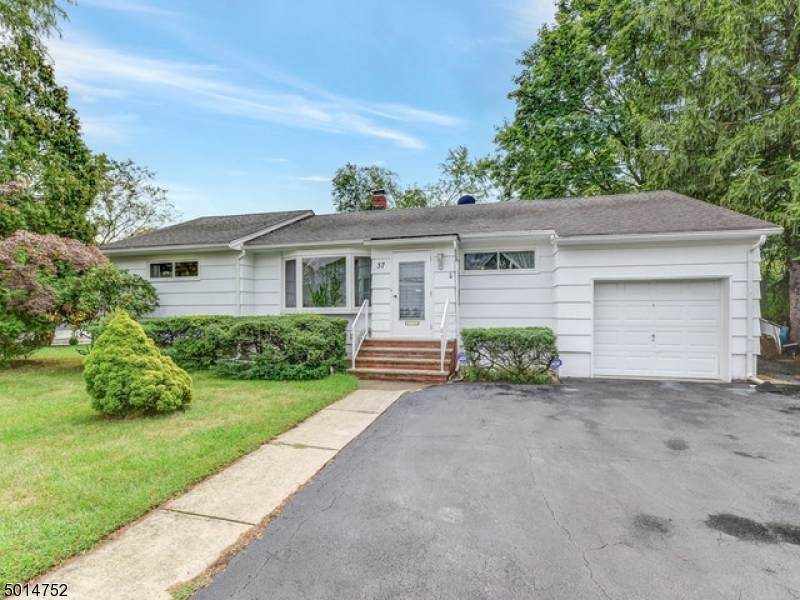 37 Birchwood Ter - Photo 1