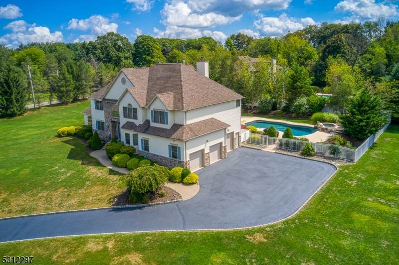 2 Ardsley Ct - Photo 1