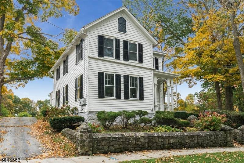 67 Madison St - Photo 1