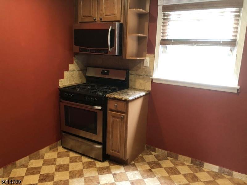 142 Orchard St - Photo 1